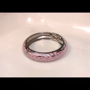 🔥4/$20 Silvertone pink enamel hinge clasp bangle bracelet
